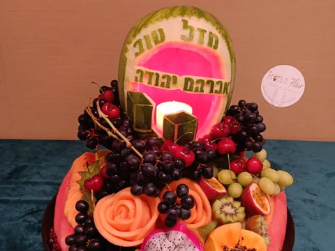 Watermelon carving