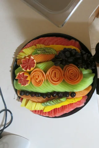 18" platters · With roses